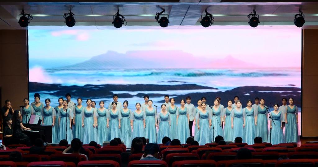 43A6DB89245E9A19F2AD846BC21_7966CC18_12D5A