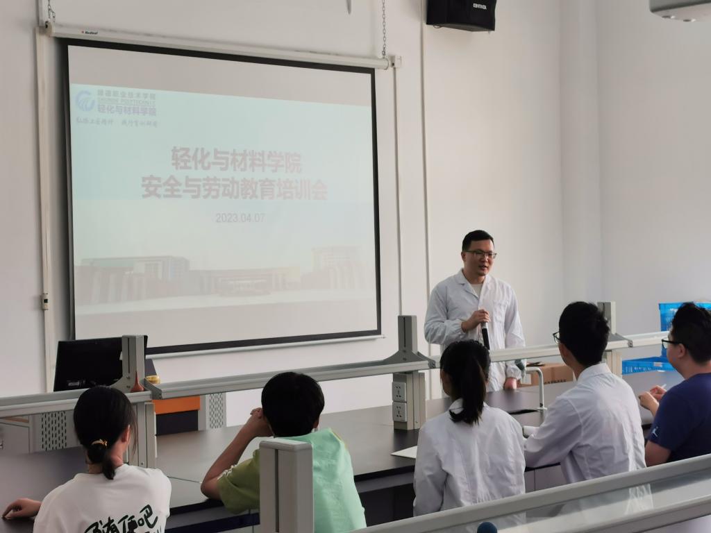 875E21694603291E9649BEF82C5_CF1D8564_F5D0