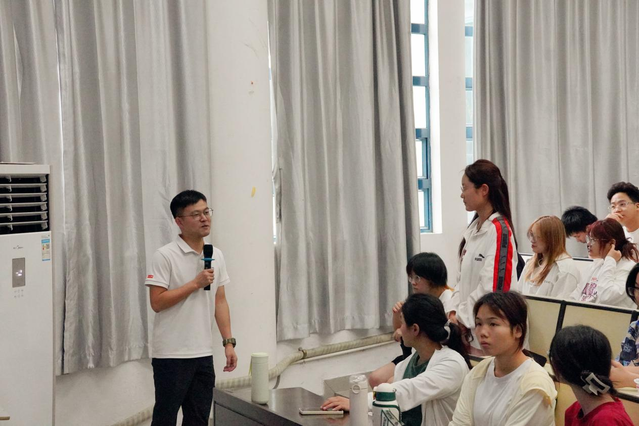 B726A62DEE540456E70CE7B07D8_3E765D9E_E4E8F