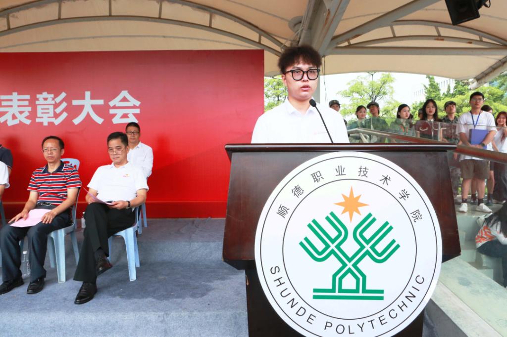 6549F5CA6E68AF9F9FAE4F2B8C0_FC83EEAE_17C5E