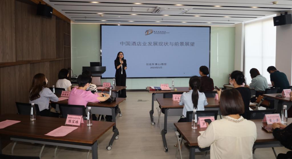 2AD055C86AF26282F3F8B75E5CB_EBD409A3_1034F