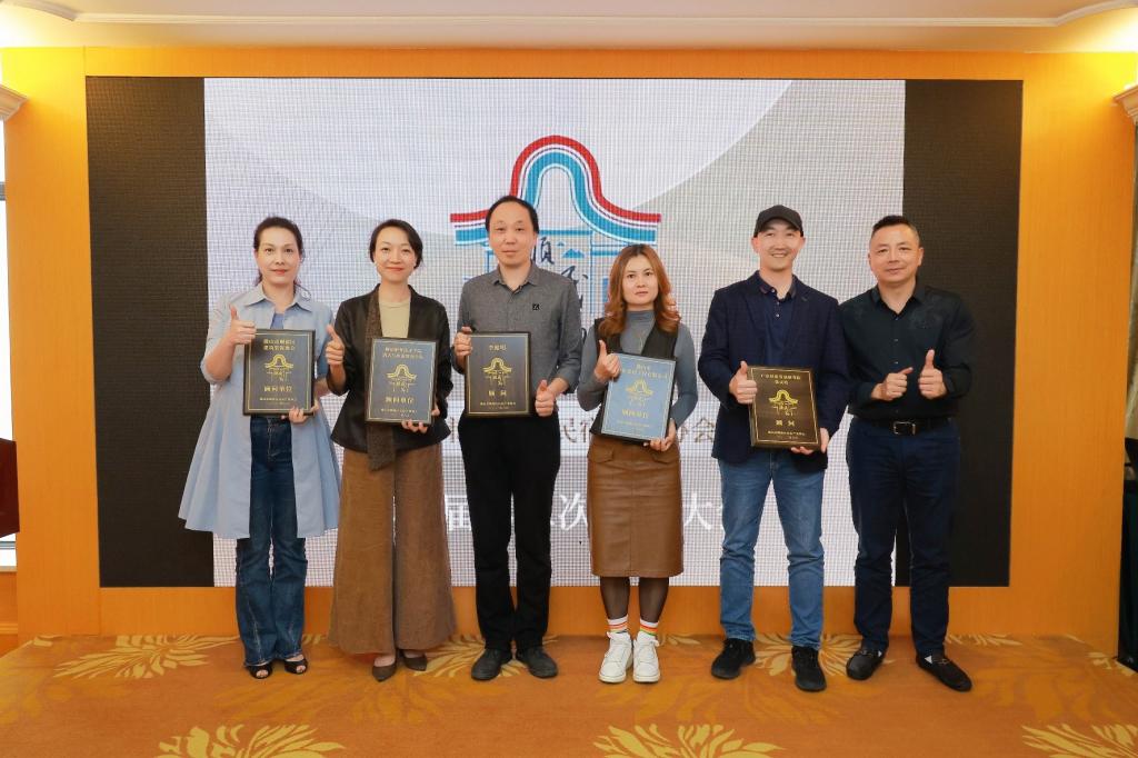 27D09A2C768BA509019001AFE11_F9E2DCE8_16C5E