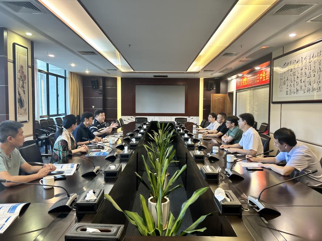 7AD23AA3BC1D4F4B34BFDC37869_C3418025_21473