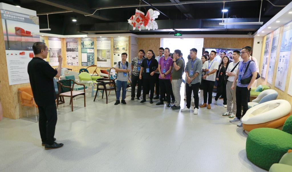 1BC09D914C939D8D9E322F698DC_5A638102_15289