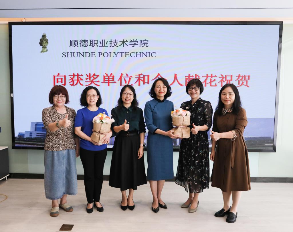 7E8BBE696BAD0C27623A3D98472_9C5A2F9E_18A2F