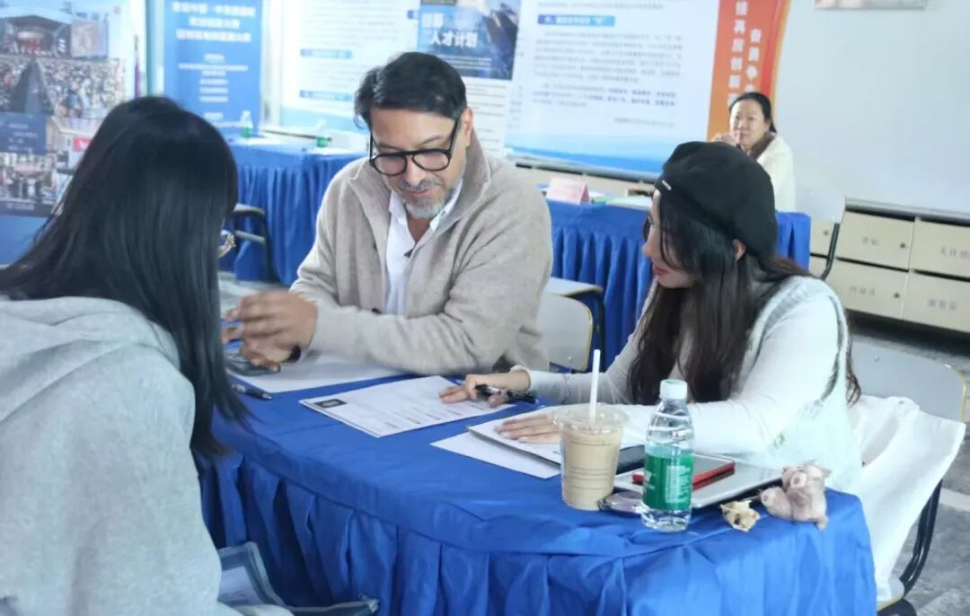 562E449CEEFDCA2B5D9B92C4595_79F2D968_B43EB