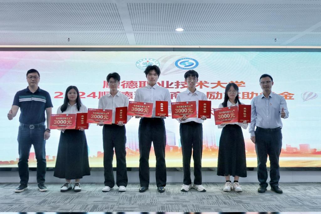 FA51A2BFAD25D5D54CBE73BF51F_1898B991_1BA34 FA51A2BFAD25D5D54CBE73BF51F_1898B991_1BA34