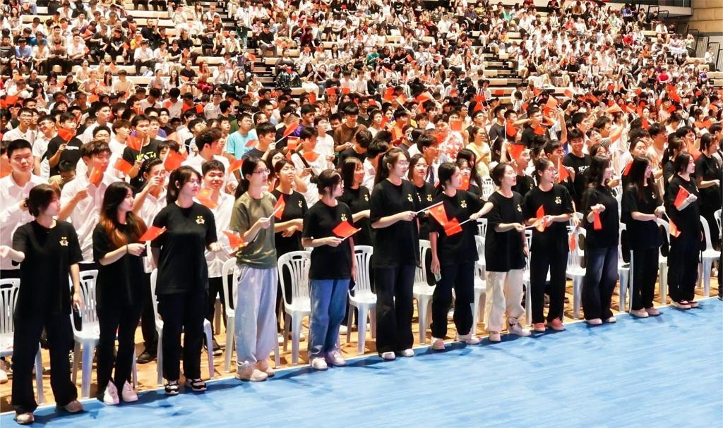 4403CD1A447C7EE116C187261DC_DDA55EEB_28FD2