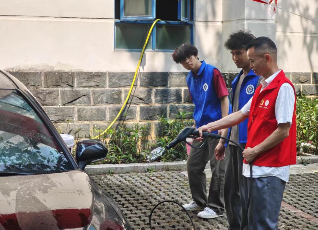 578DF02C46D7EE2C0C916D9E69E_21984E55_1F397