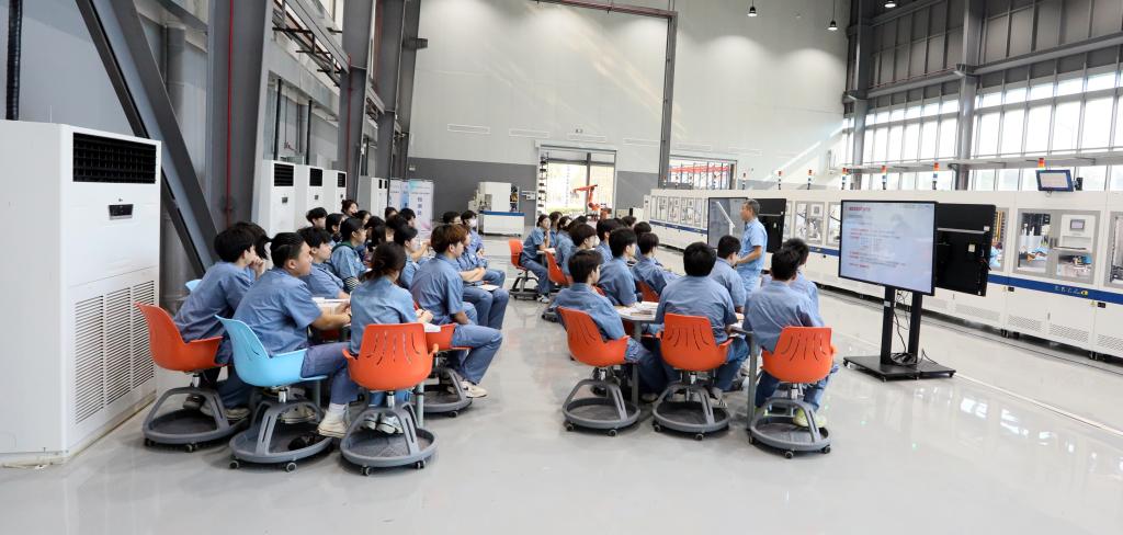 0D2618912355398F76EC6587FE0_B977A7E0_14165