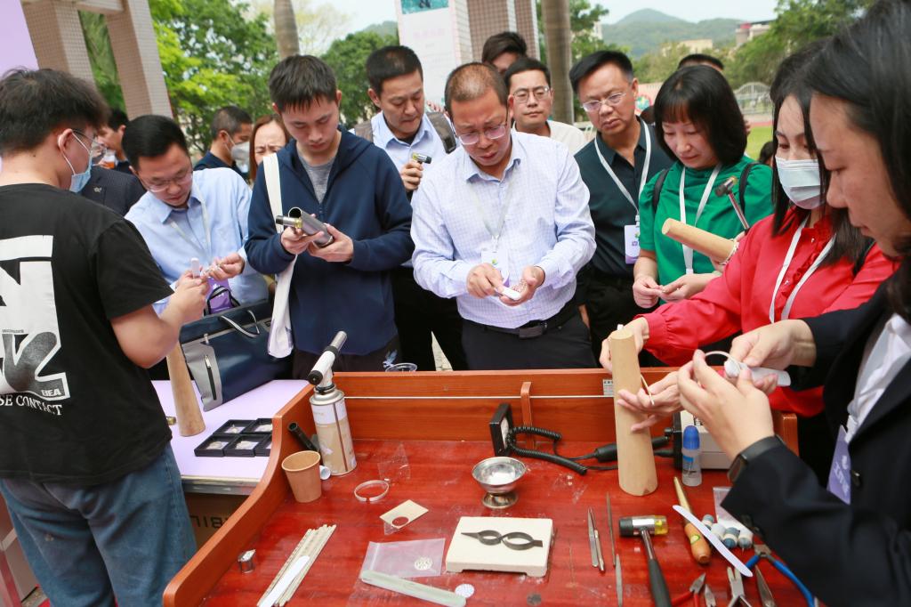 B5785EA589B810CE6A8F6F3219B_9F252B1D_1C16D