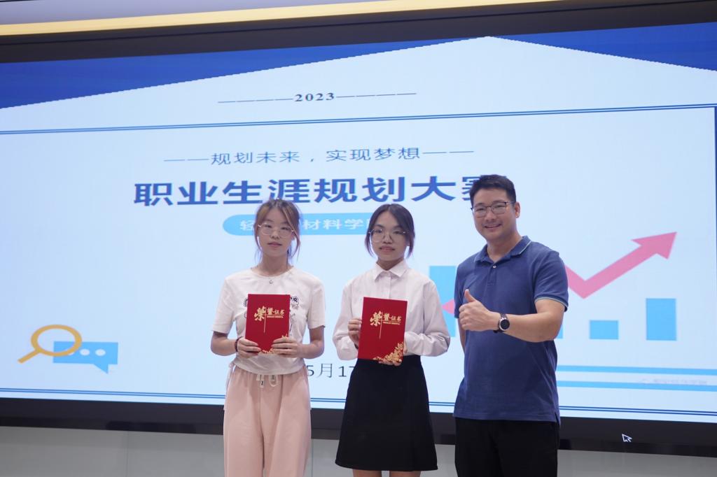 2B99642B7BA12A6F8093CCED976_BF9200E9_E77F