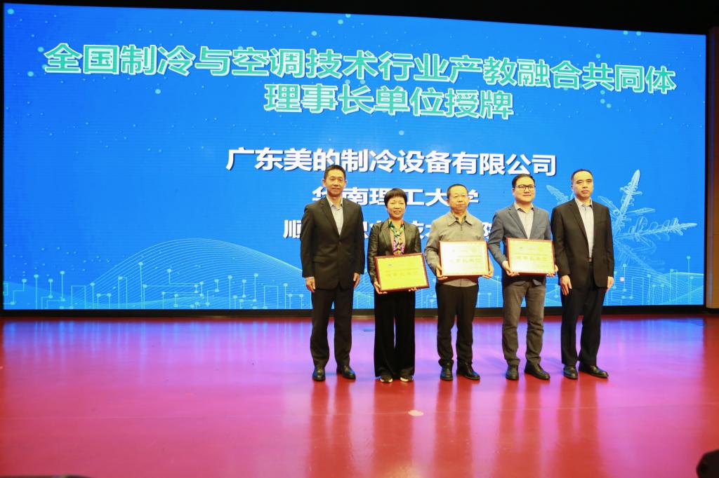 890C15B8A289F38C071D5C7FD27_D9BE9FE4_17115