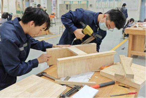 906DA7470E93980ED0603C98ECB_8B145EF6_E2B9B