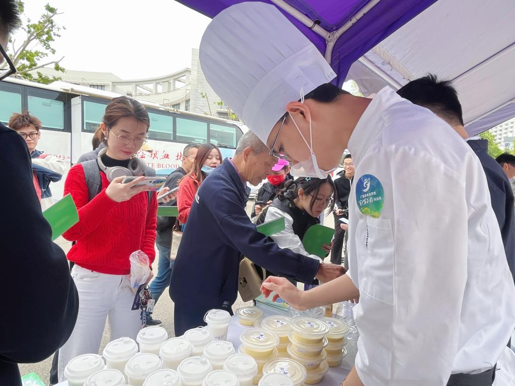 88A33D9DC4DB0385590140923E1_F2237502_197AC