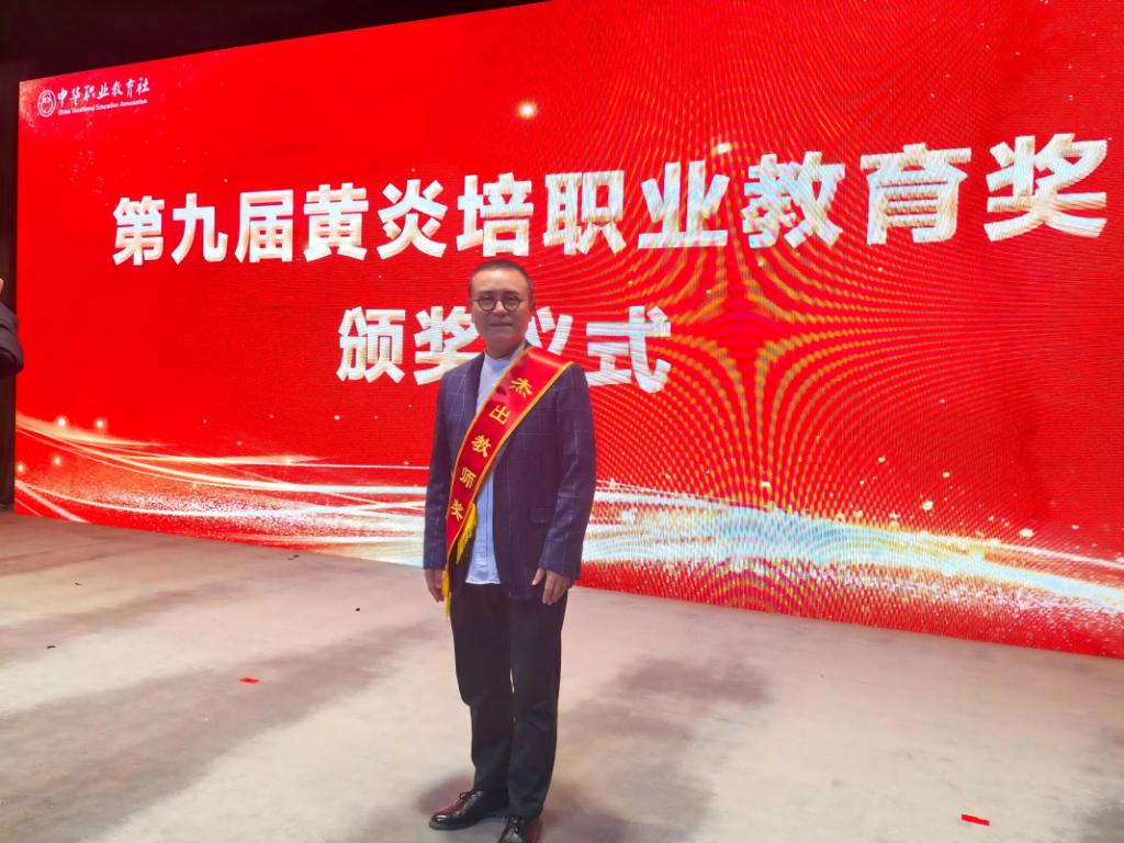 27C2D6DD3E37AD76E70994A4124_A11A48FA_1B3C5