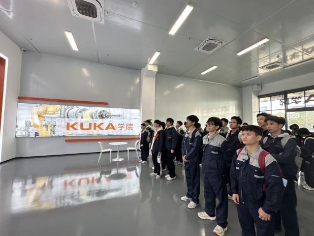 4522FA6F7F9EE8AAC0553D1BD25_0C97A7AA_4C382