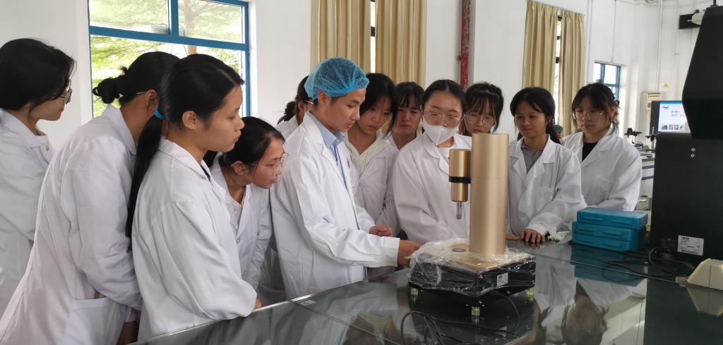 F4A60BC6870F55F29E95BC015F7_831F823C_11040