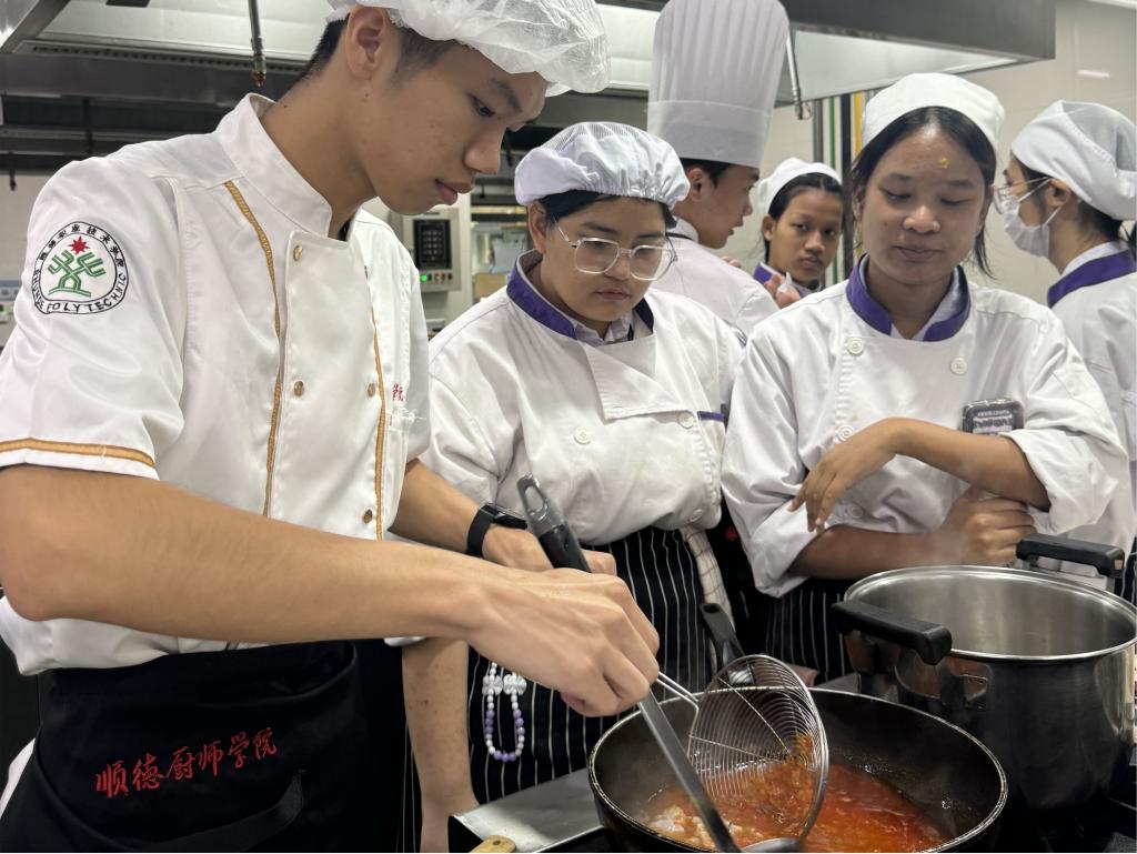 5315108C029A9392538F9B0A775_744E8002_19E63 5315108C029A9392538F9B0A775_744E8002_19E63