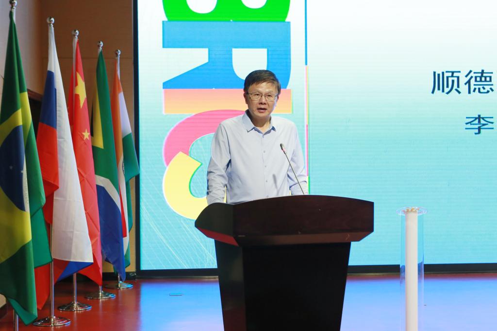 701052ACF627C7421F371153F7A_DD7176AF_FFA6