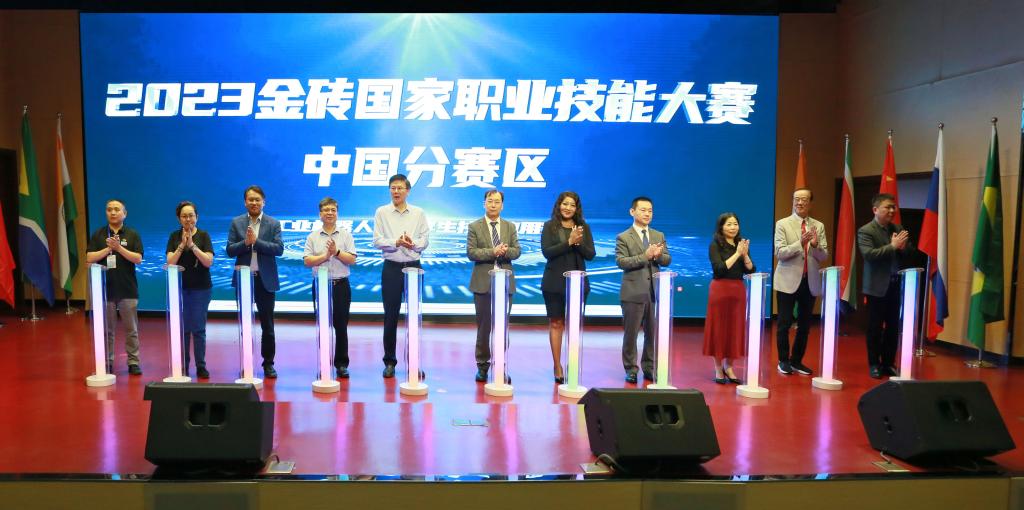 D56AEEA7EB137996028131B68E6_6E7023BF_13F2D