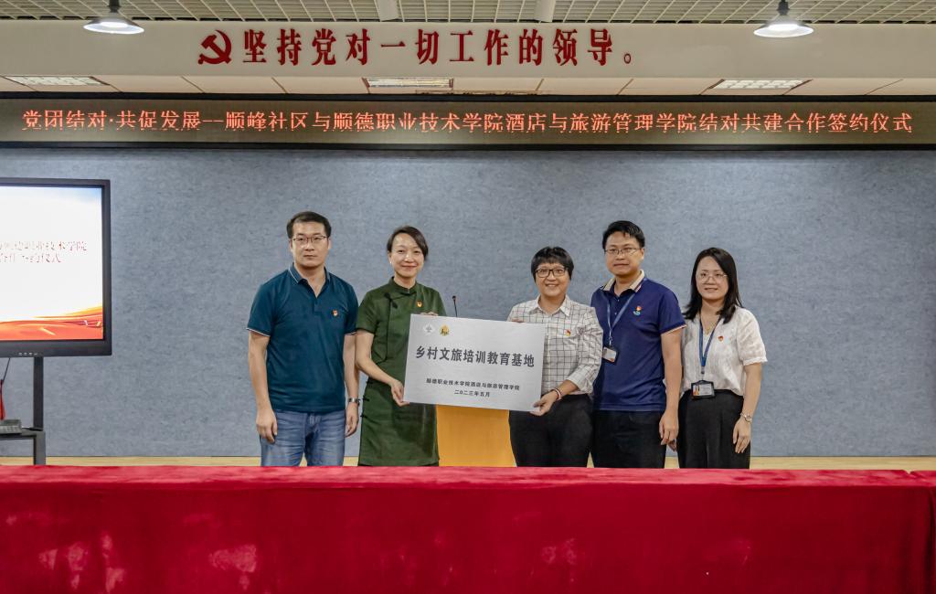 60A7E218E427614D26155DC0F2C_44470197_15A0C