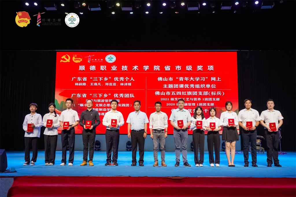 1A4700F5A8618ECA2AD1E30F692_681C3EA9_194E0