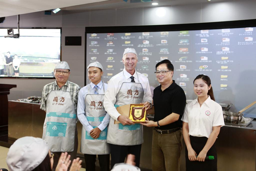 3786FEE6CC7723F26BEF0B7EC17_21CD6194_144E9