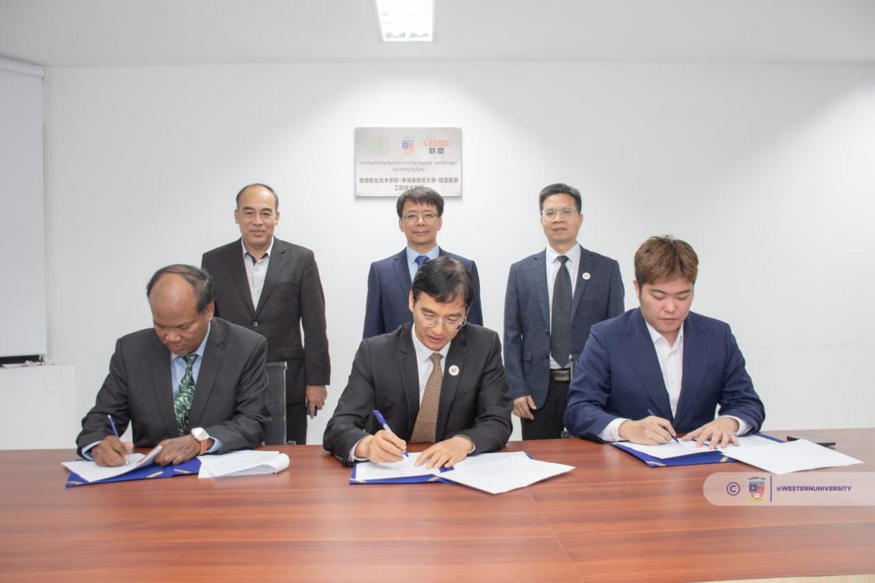 B7E6D552E1FC553928C1215E376_86AA70EF_94001