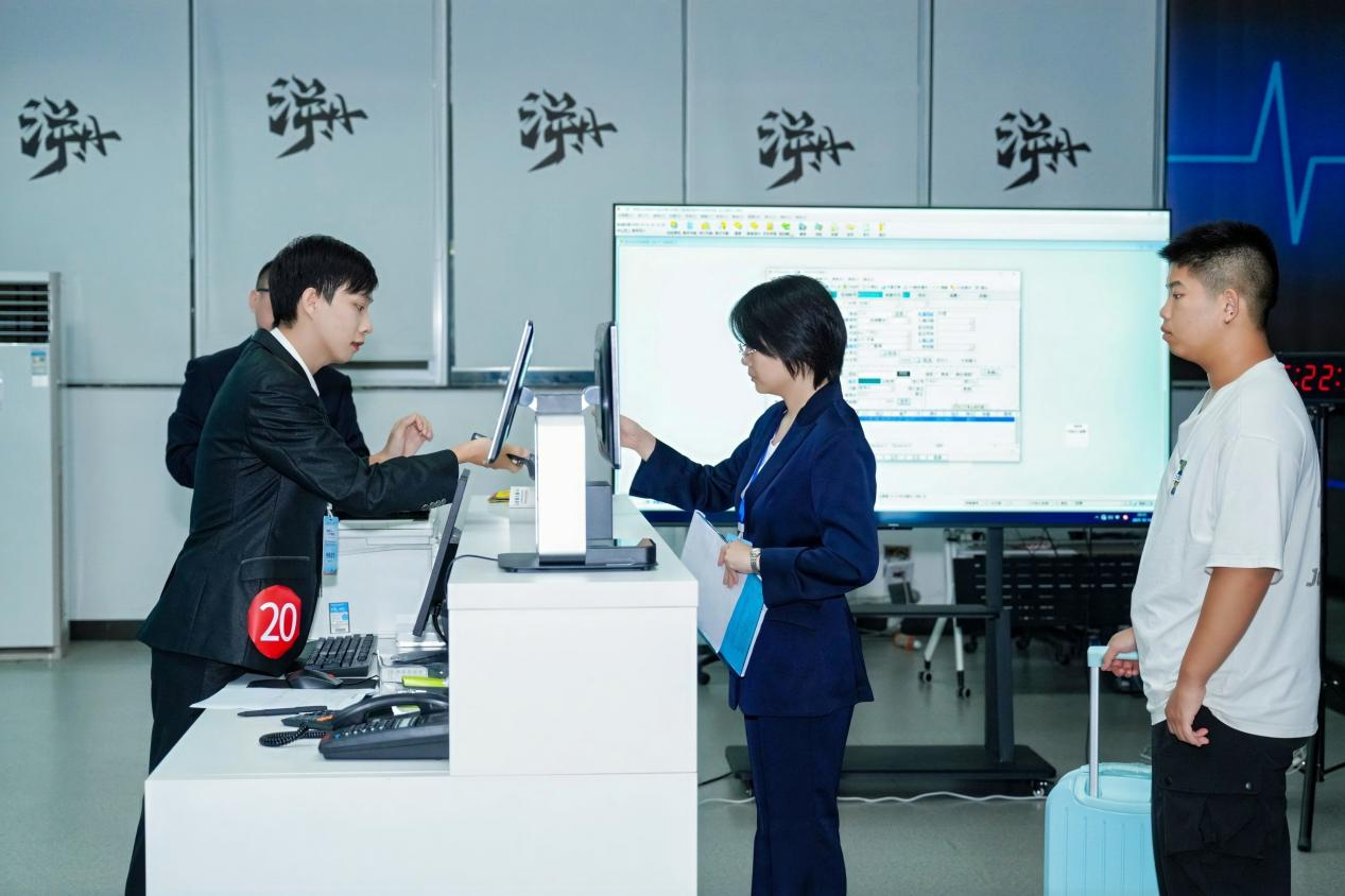 C73DB73B08A6DD6C9AAFC4FC7AB_F8009A31_C78C3