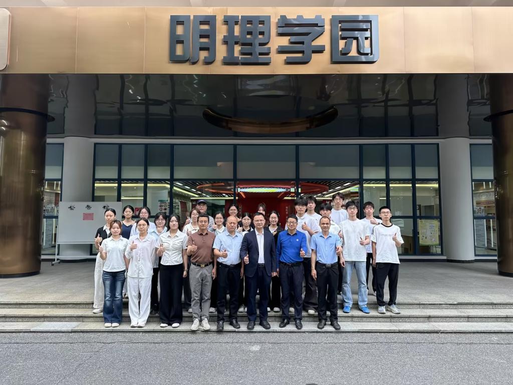 3B5D1BE014E851FF652D28D1B03_9FC323A4_1F303