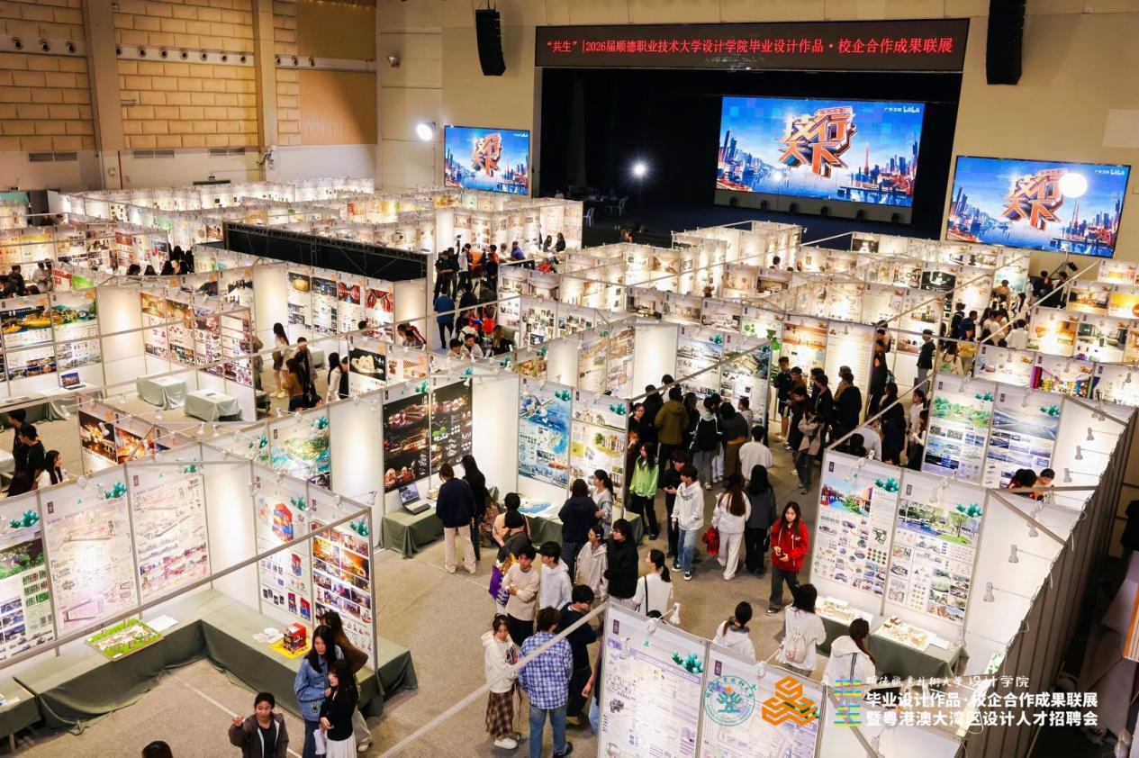 B8ACE9323656CAEBD4088DCEBEC_47D31A06_379F0