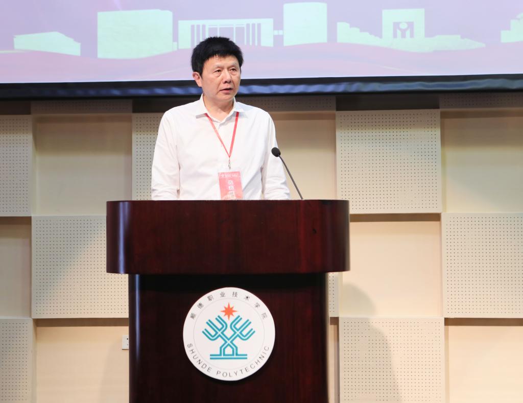 F60E2AE2DA44A93A671C720F179_18FFF083_12D42