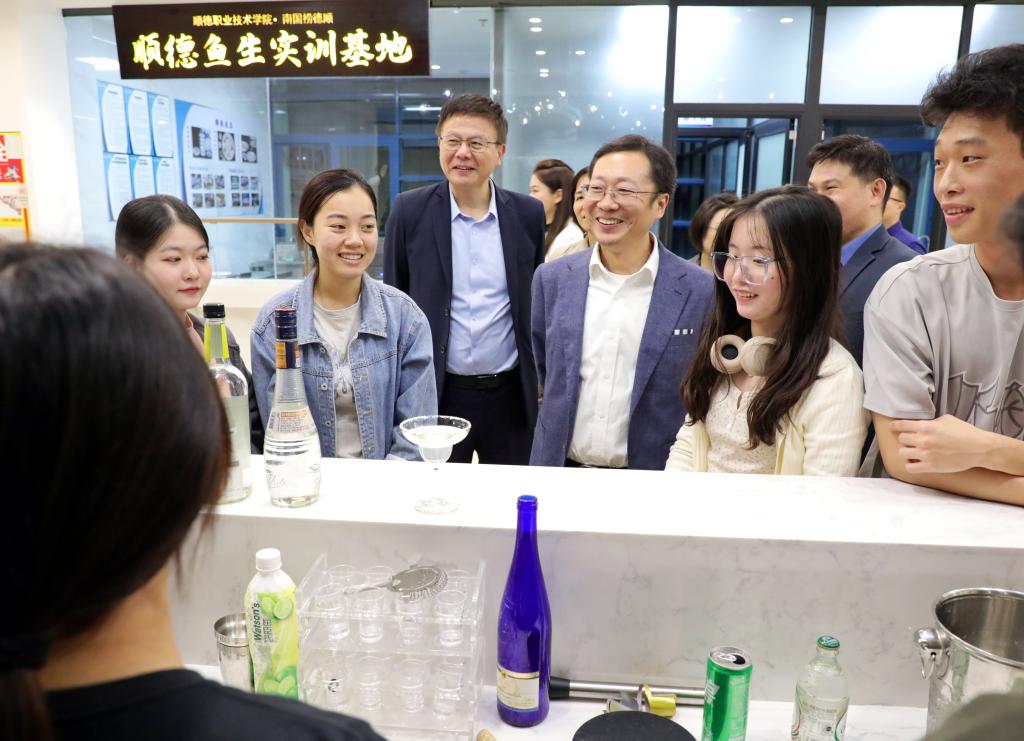 27D6BCB1F354696C83389029E9B_00BB94C4_18826