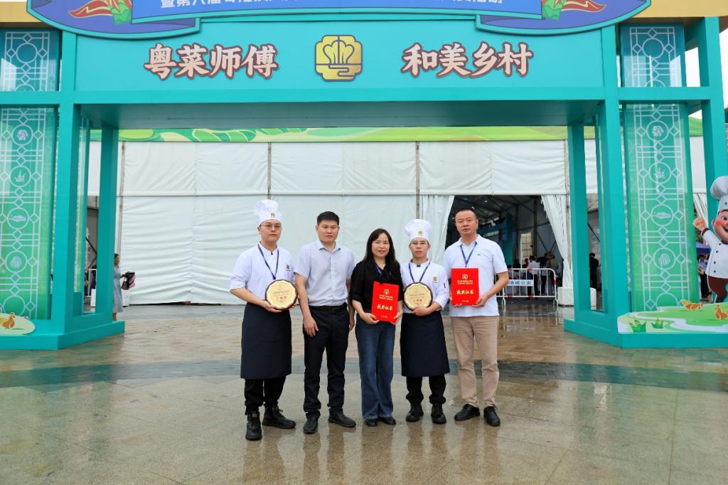 859F8744DA41483C2C430594CD8_89BF79CA_1A825